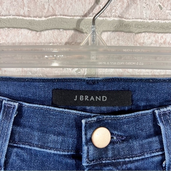 J Brand Crop Skinny Jeans in Radiowave Destruction Wash Size 27 - Picture 9 of 11